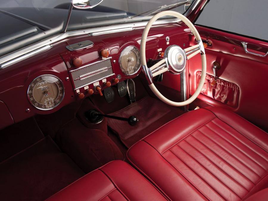 Интерьер Alfa Romeo 6C 2500 SS Cabriolet 1947 года  (фото 39 из 40)